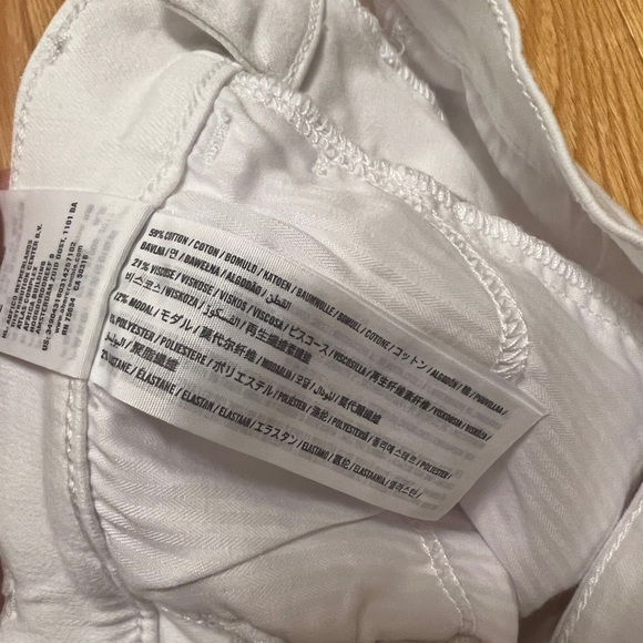 Hollister White Denim Shorts - Picture 2 of 4